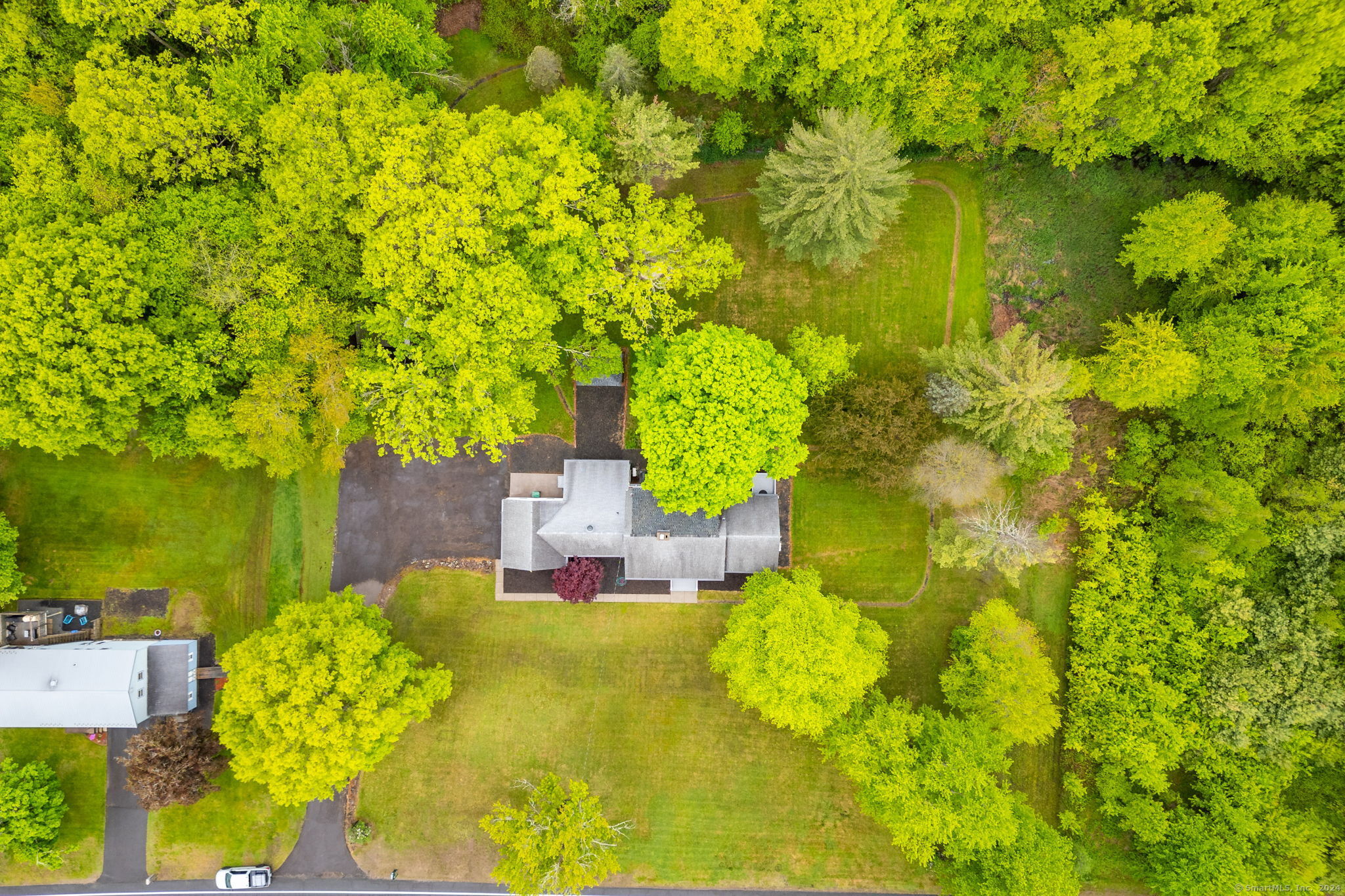 323 Tunxis Avenue