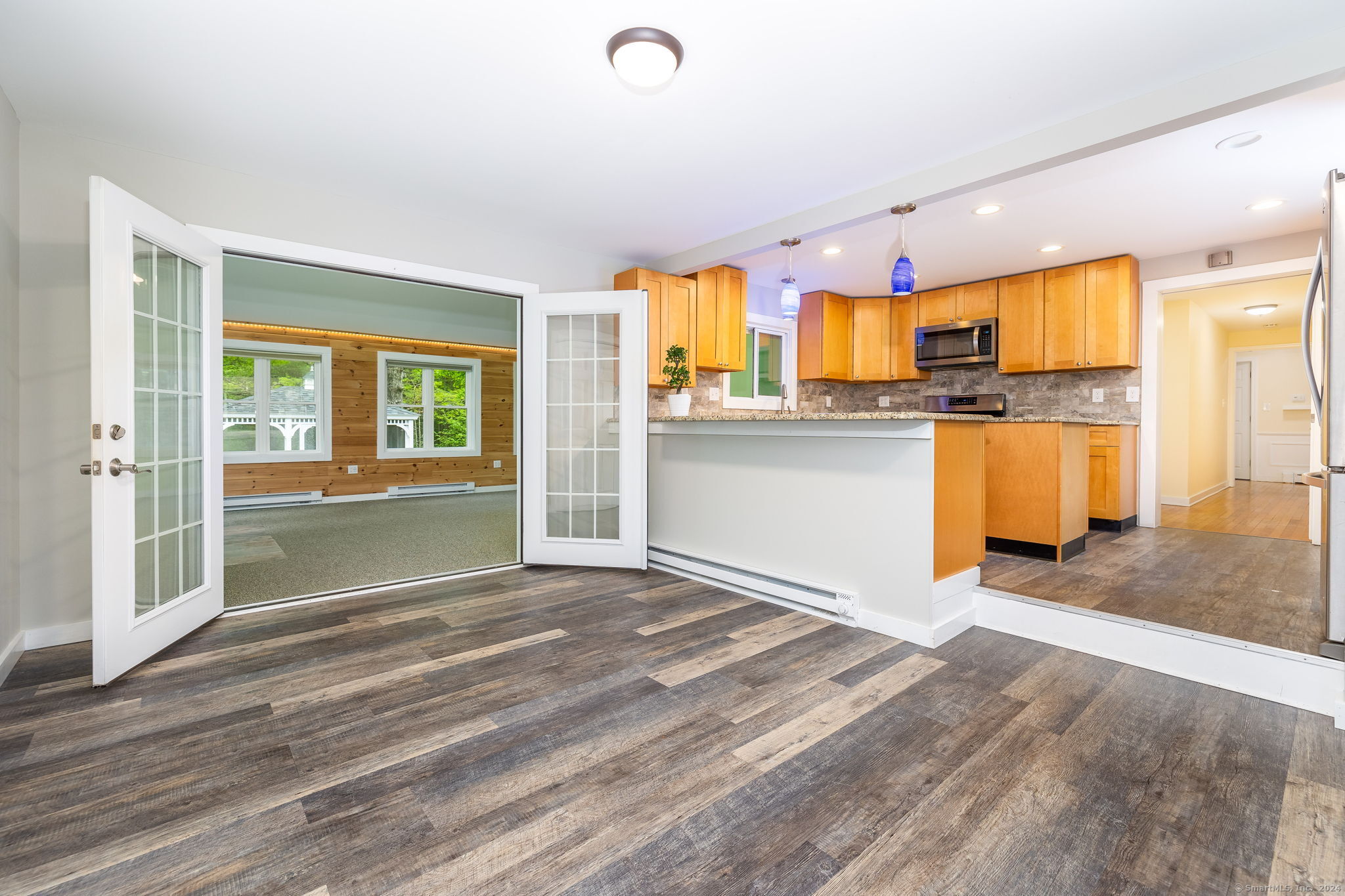 323 Tunxis Avenue