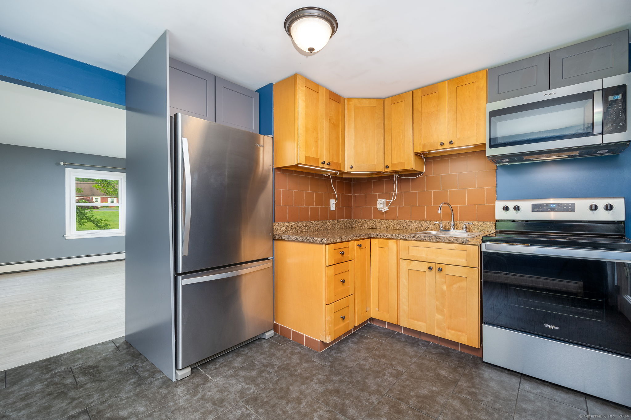 323 Tunxis Avenue