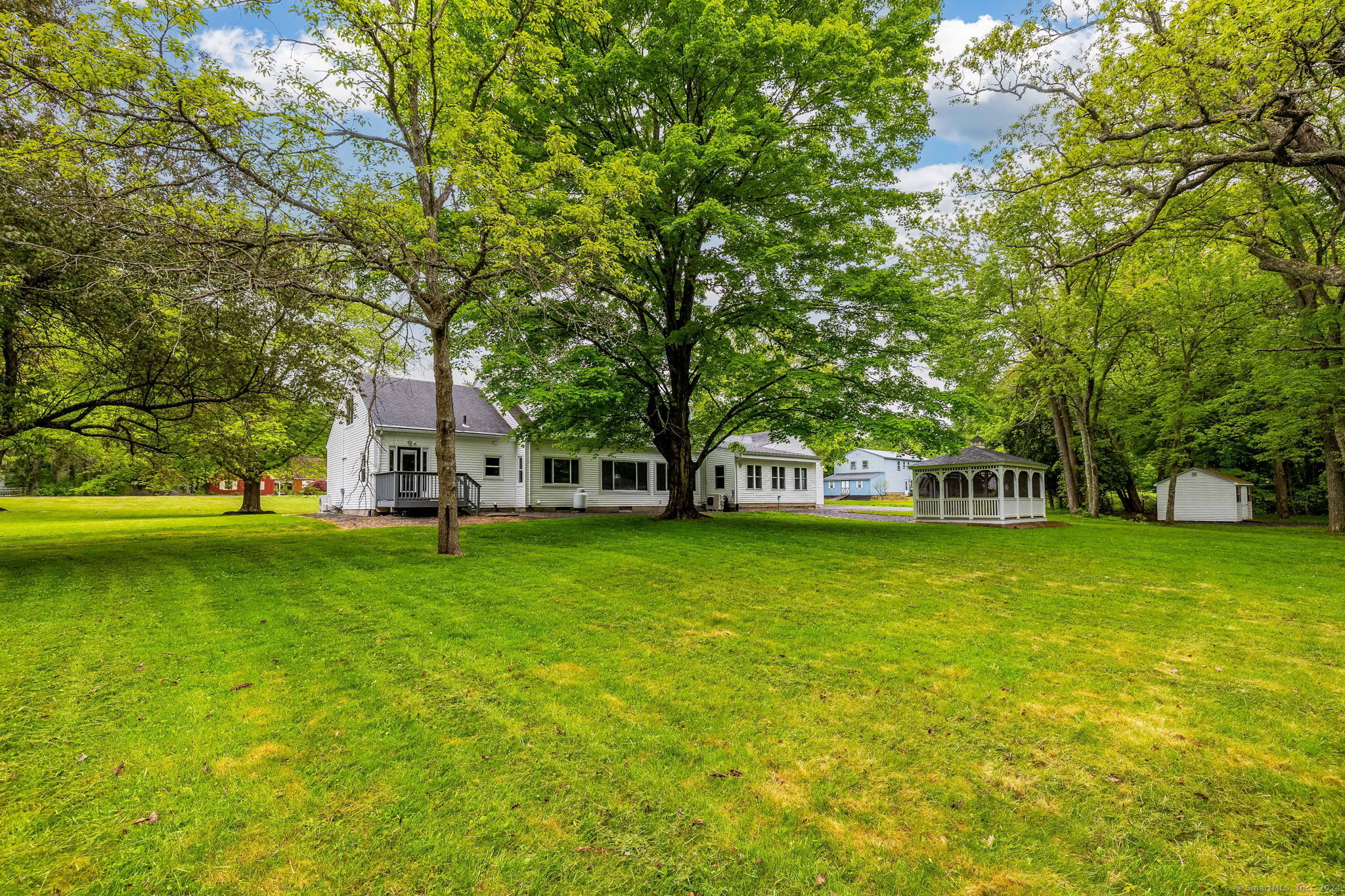 323 Tunxis Avenue