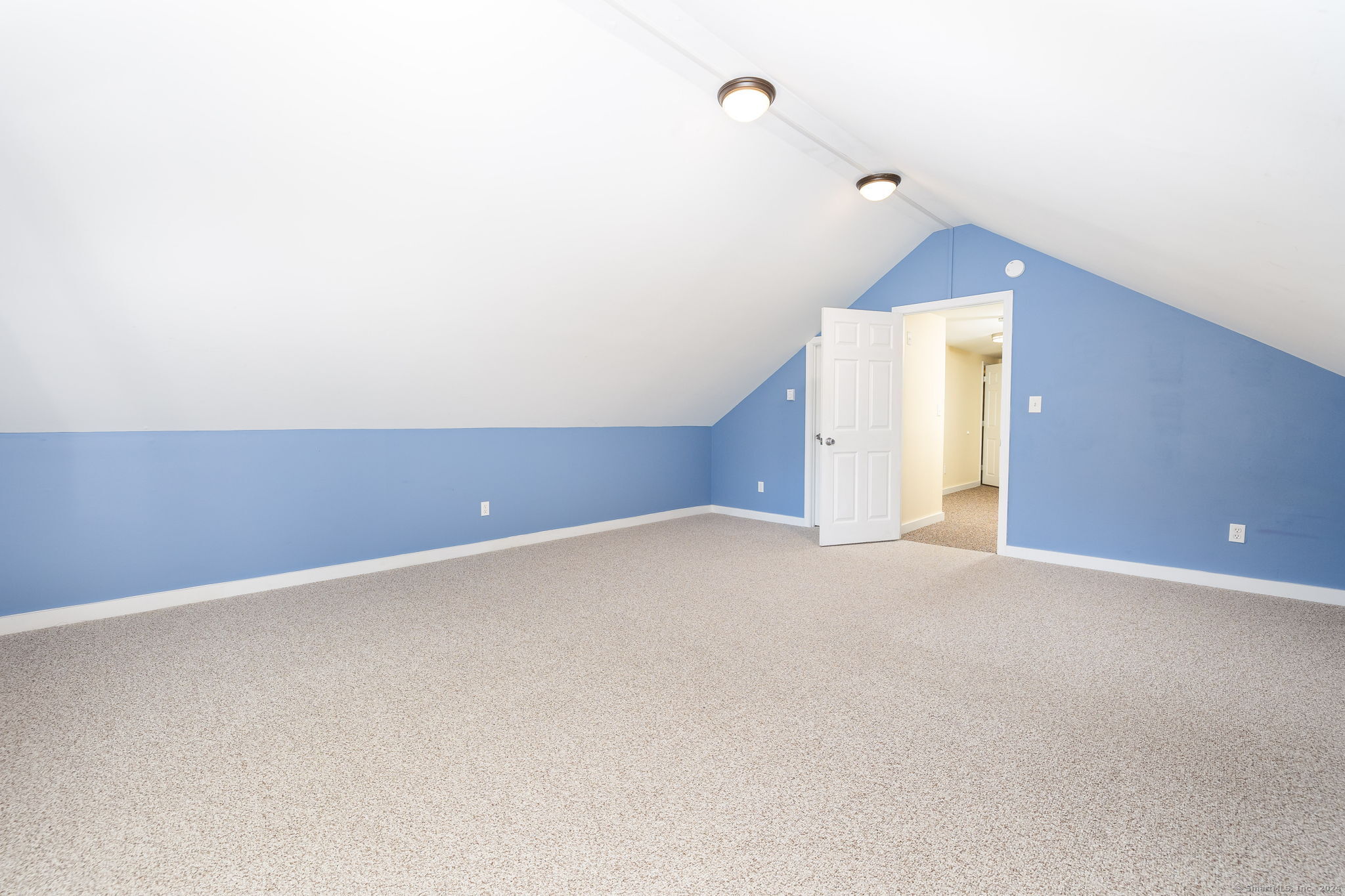 323 Tunxis Avenue