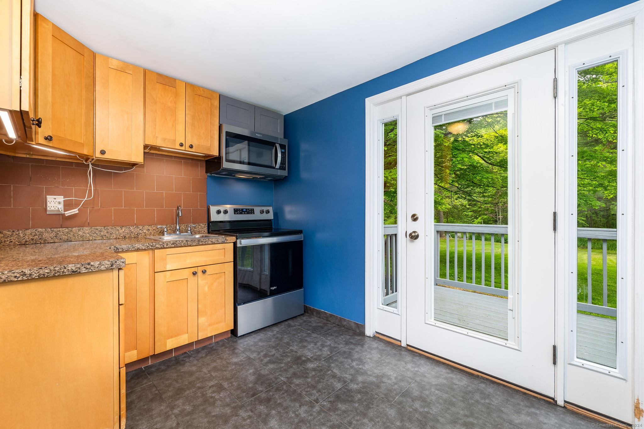 323 Tunxis Avenue
