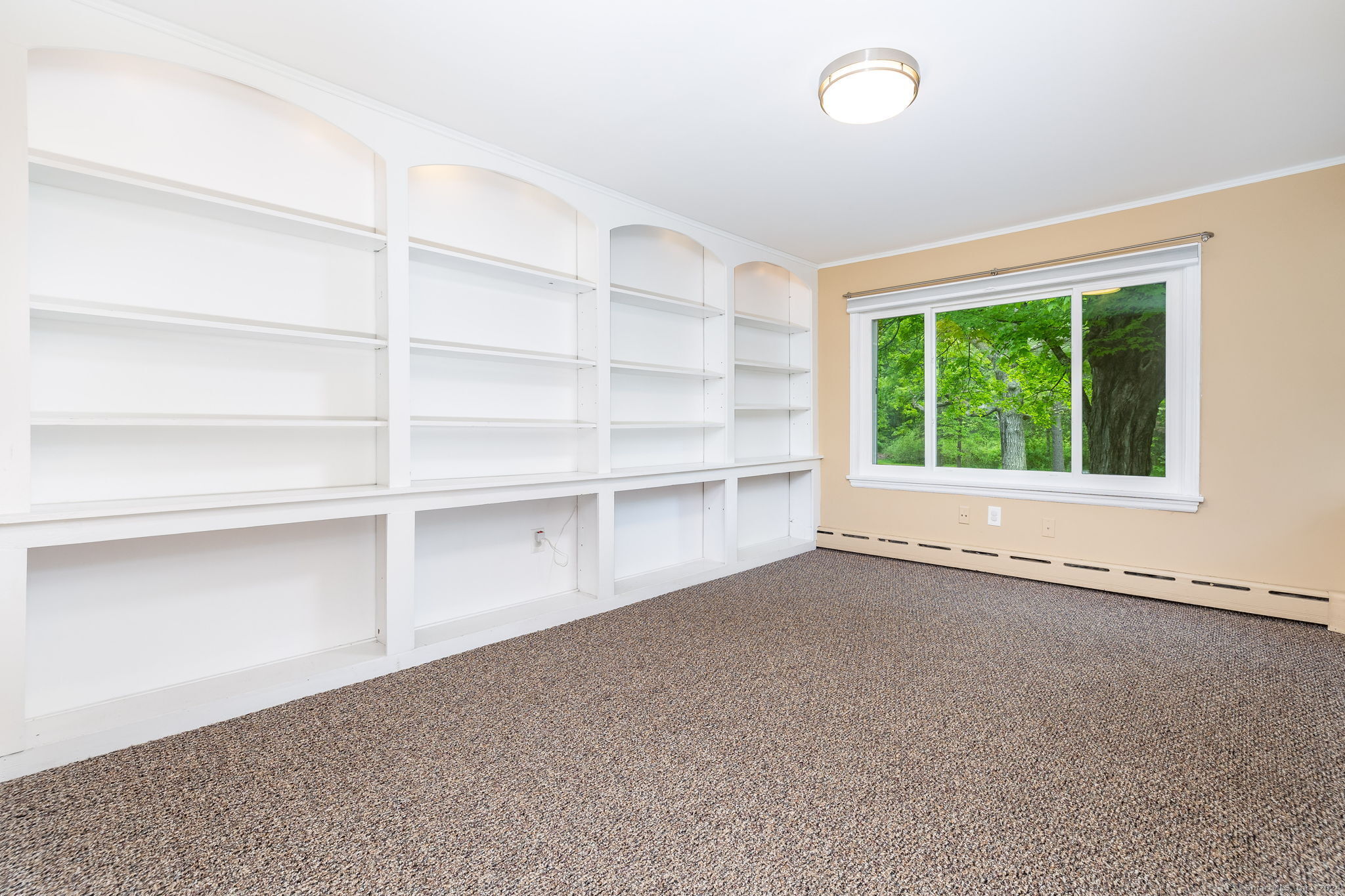 323 Tunxis Avenue