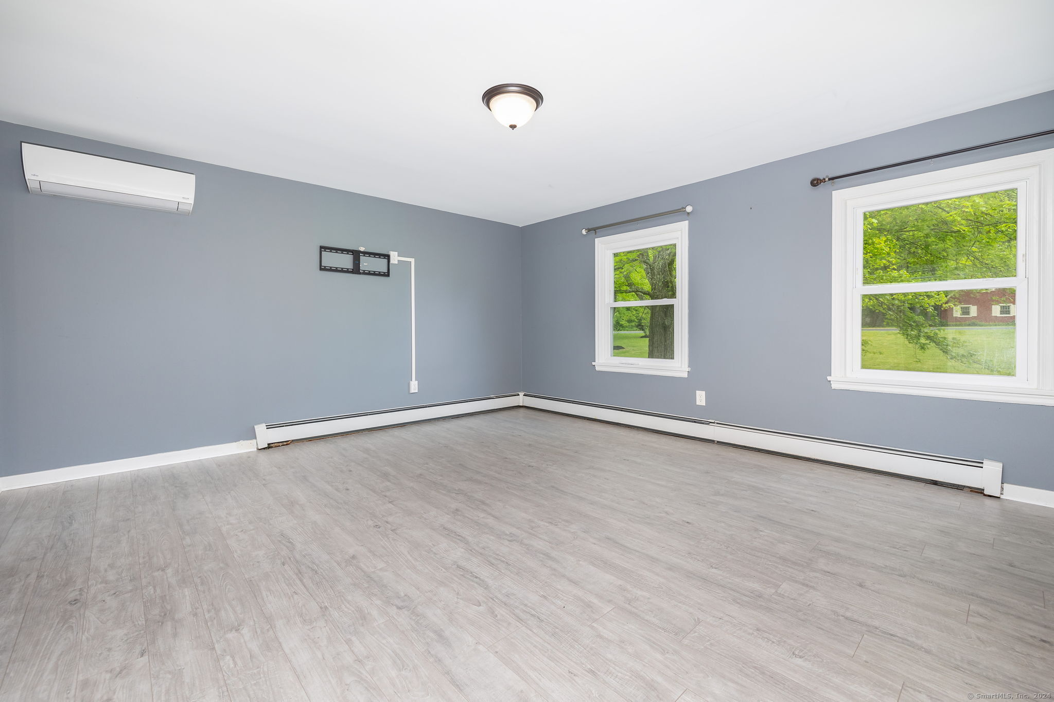 323 Tunxis Avenue