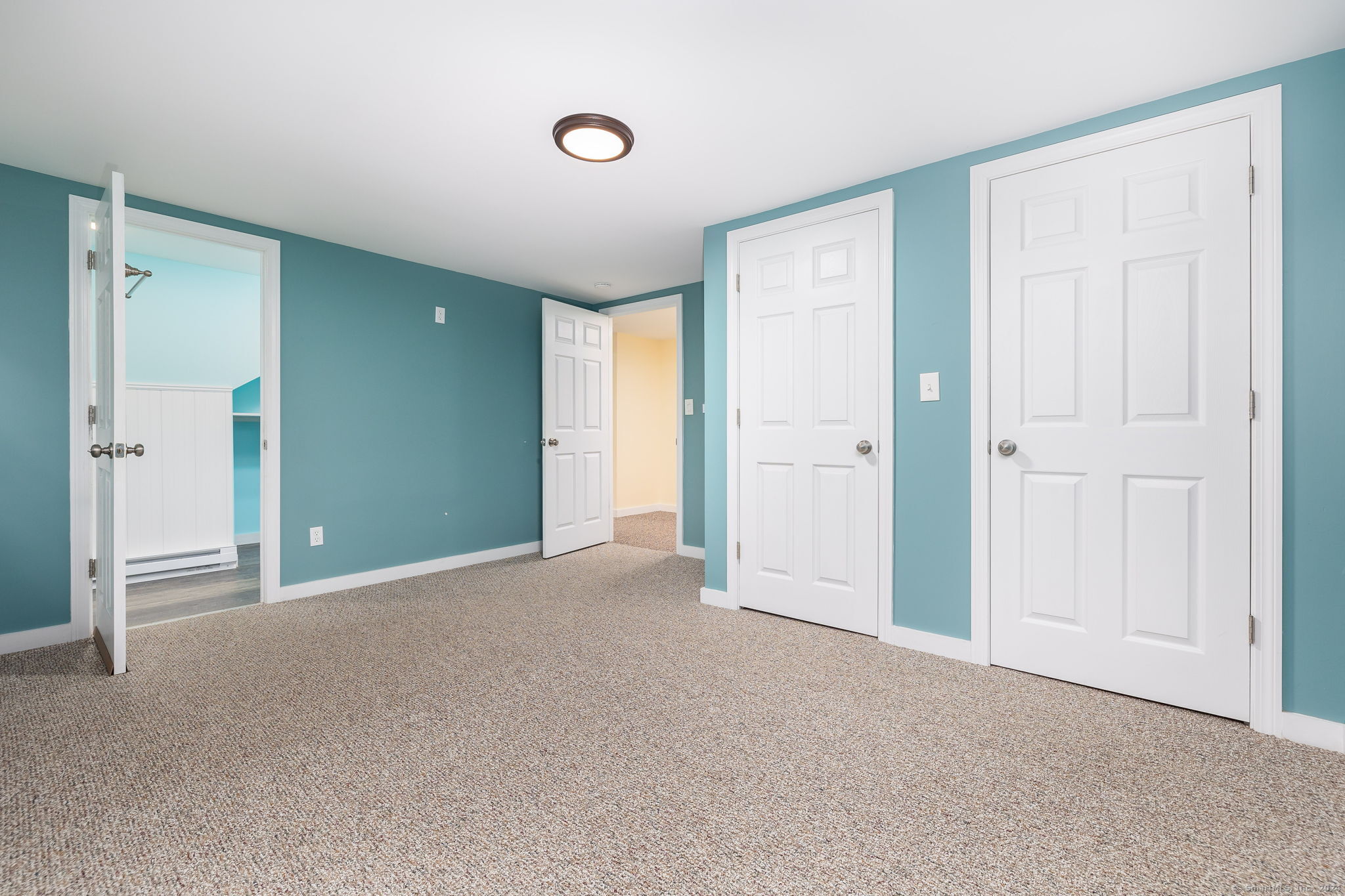 323 Tunxis Avenue