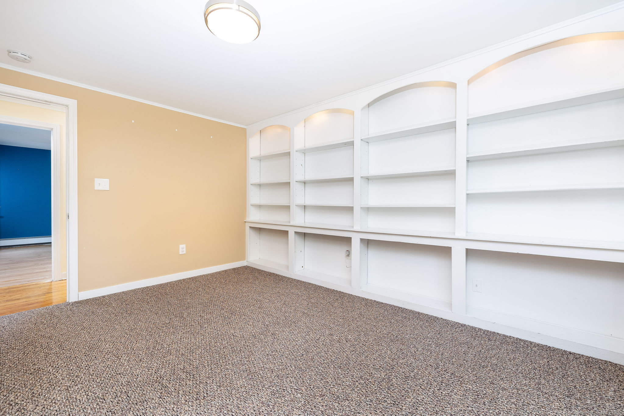 323 Tunxis Avenue