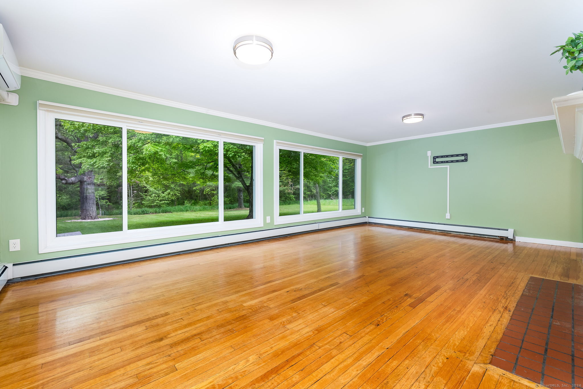 323 Tunxis Avenue