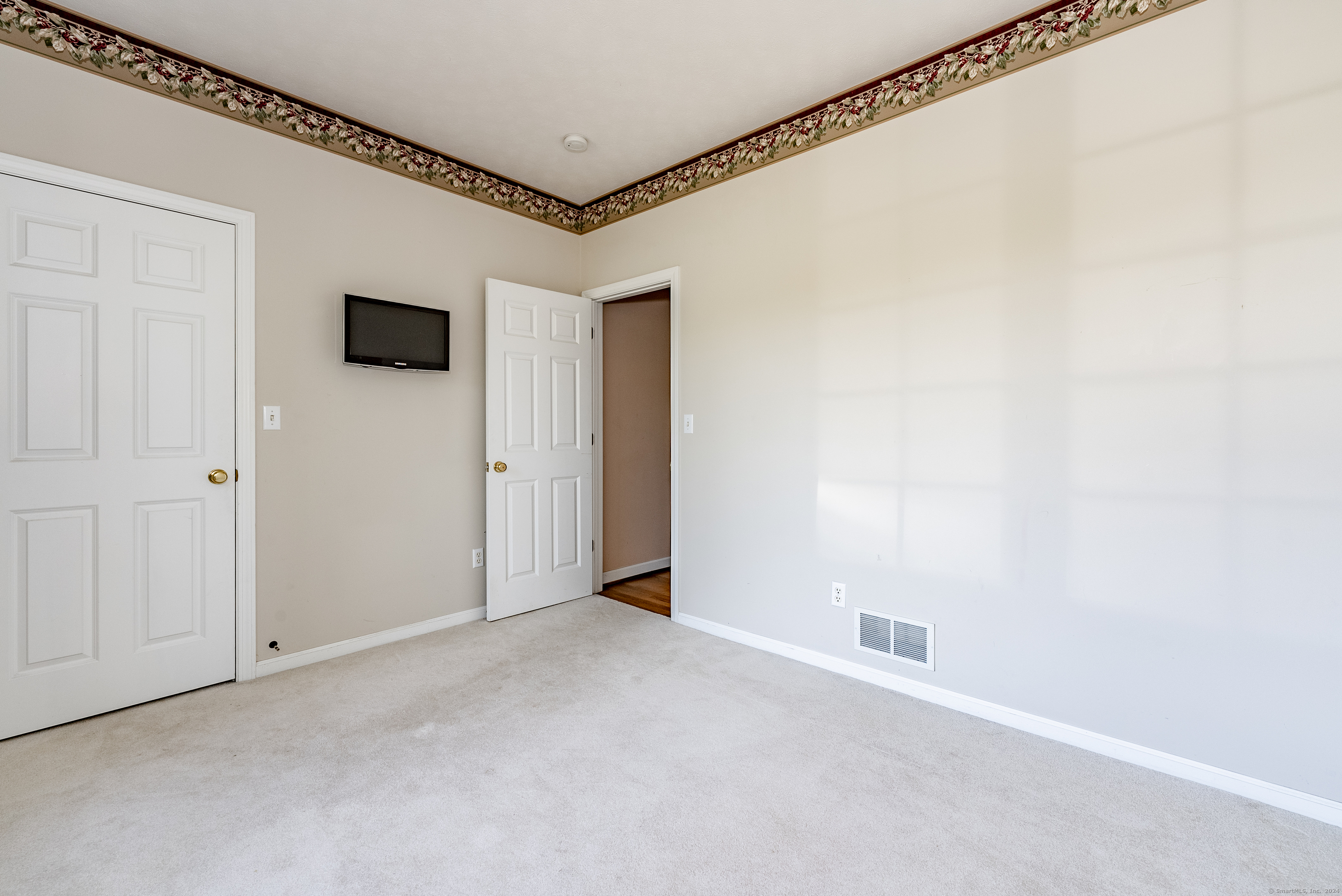 93 Cold Spring Lane