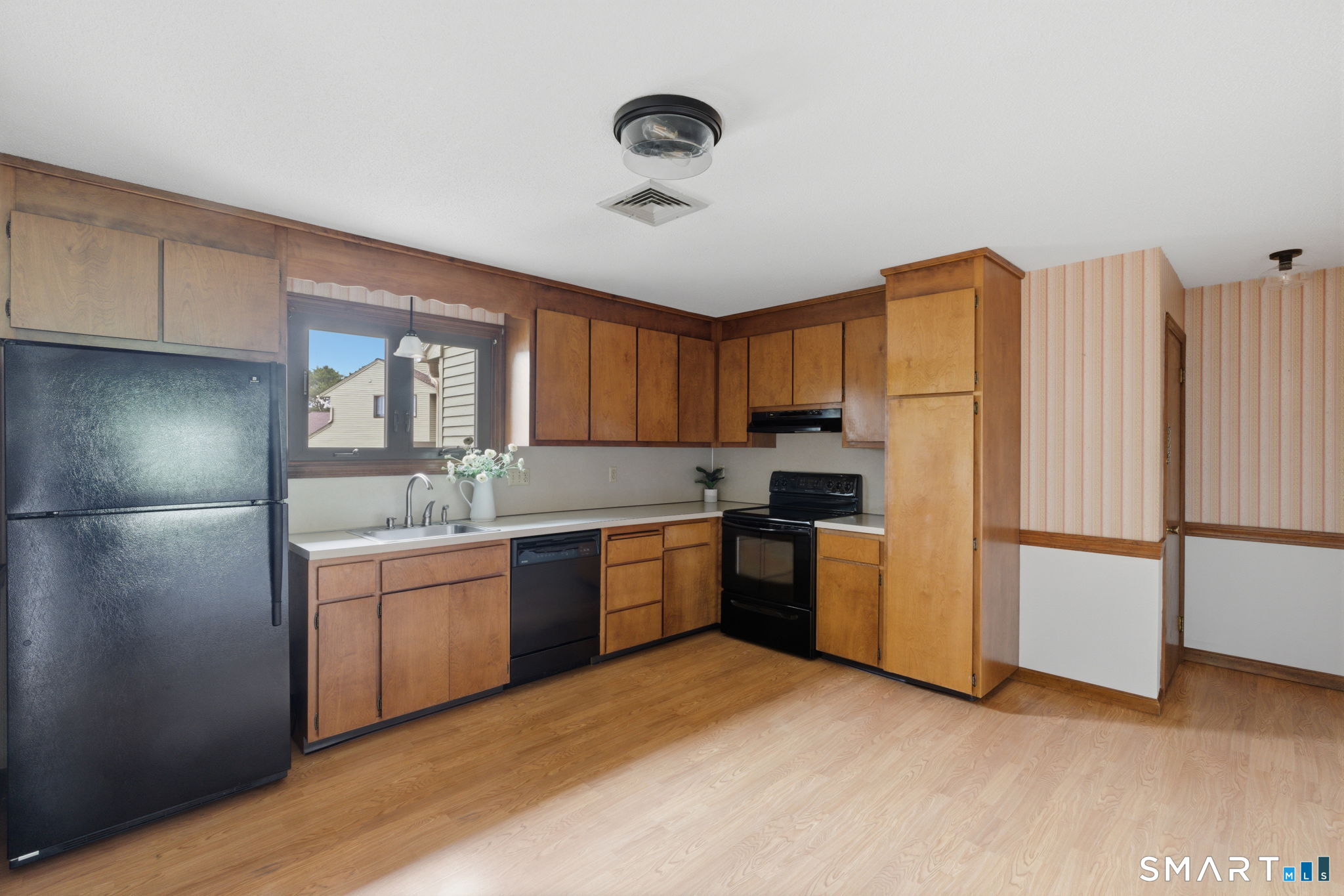 1301 Summer Hill Drive 1301