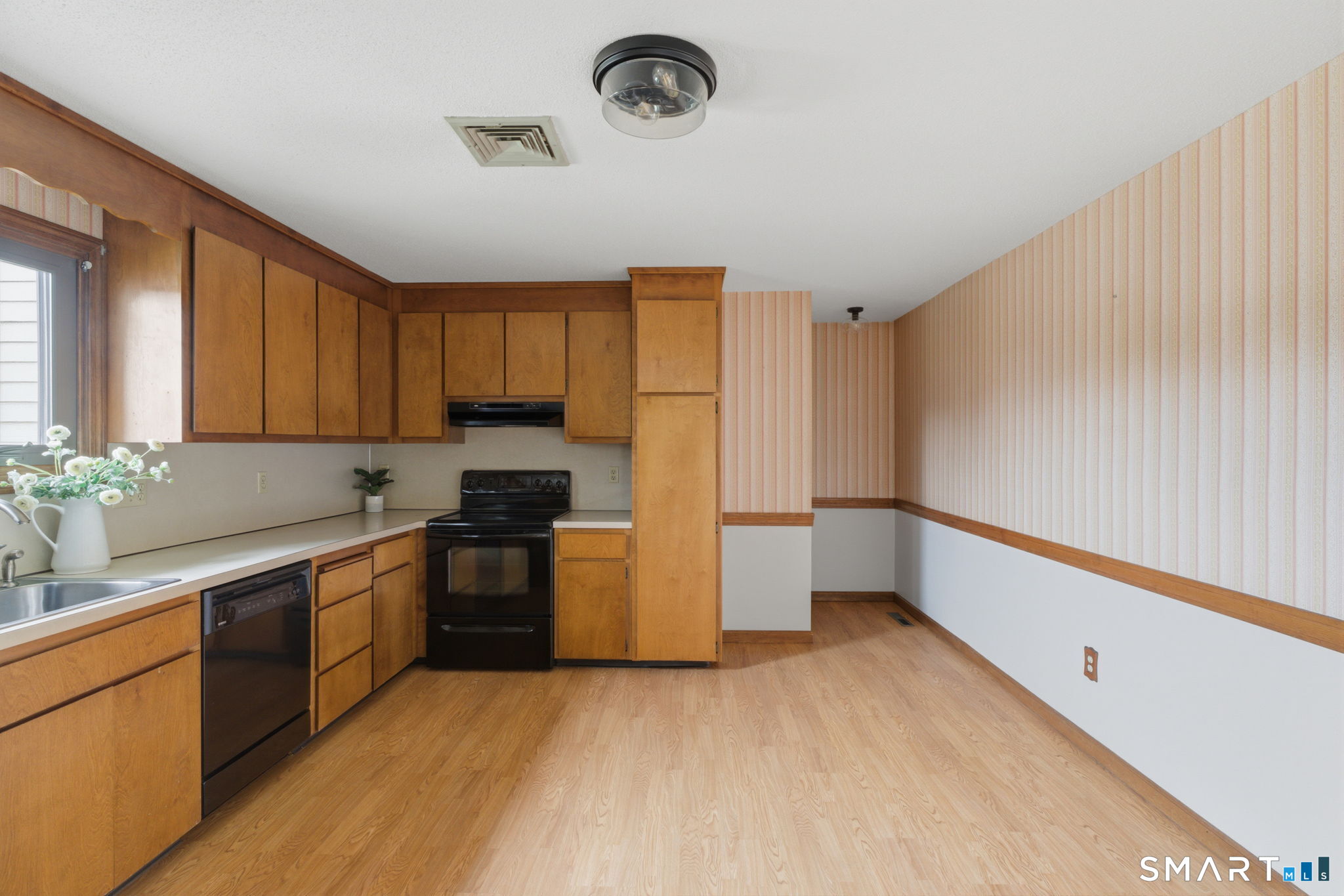 1301 Summer Hill Drive 1301