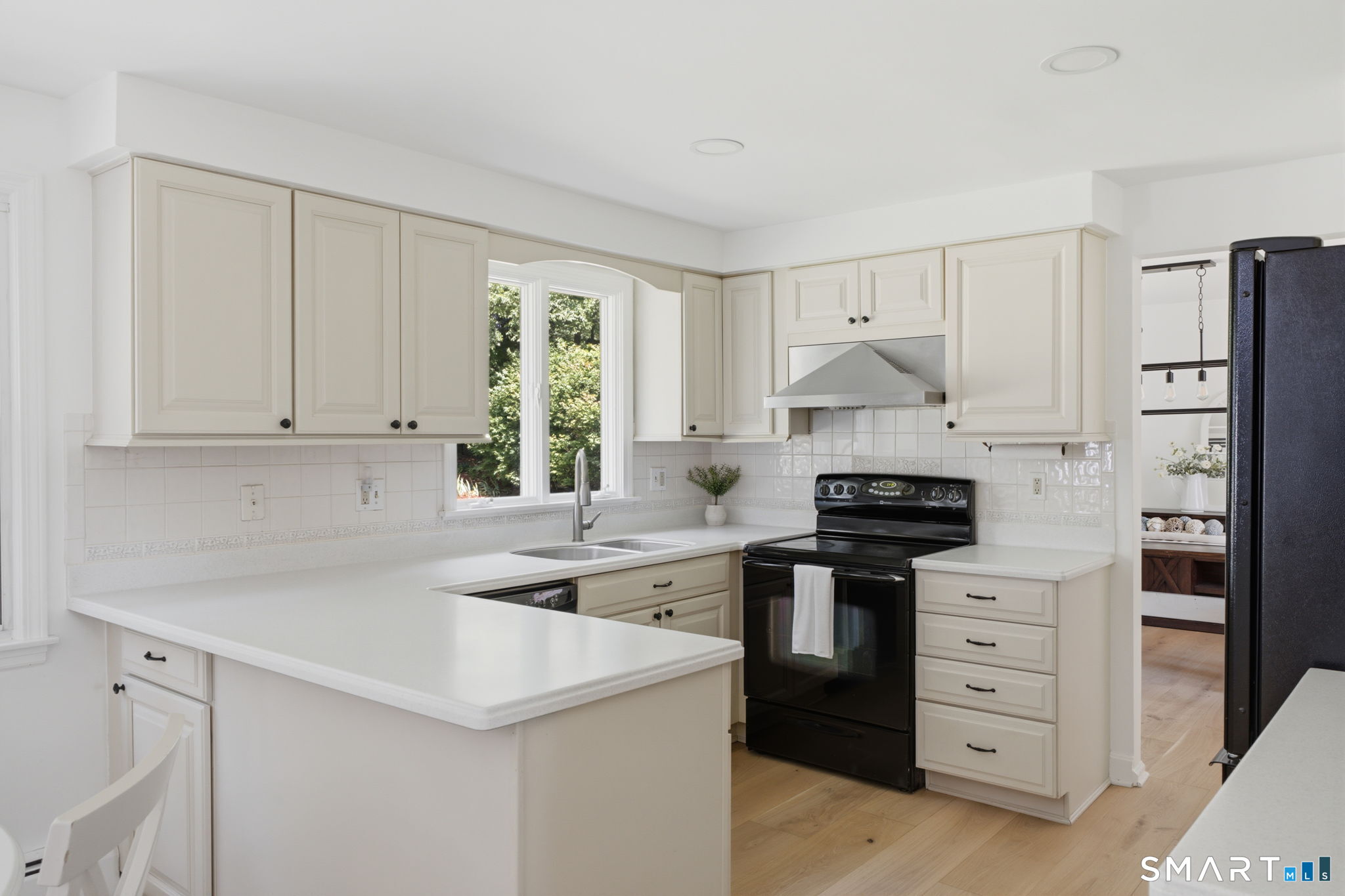 61 Broadleaf Circle