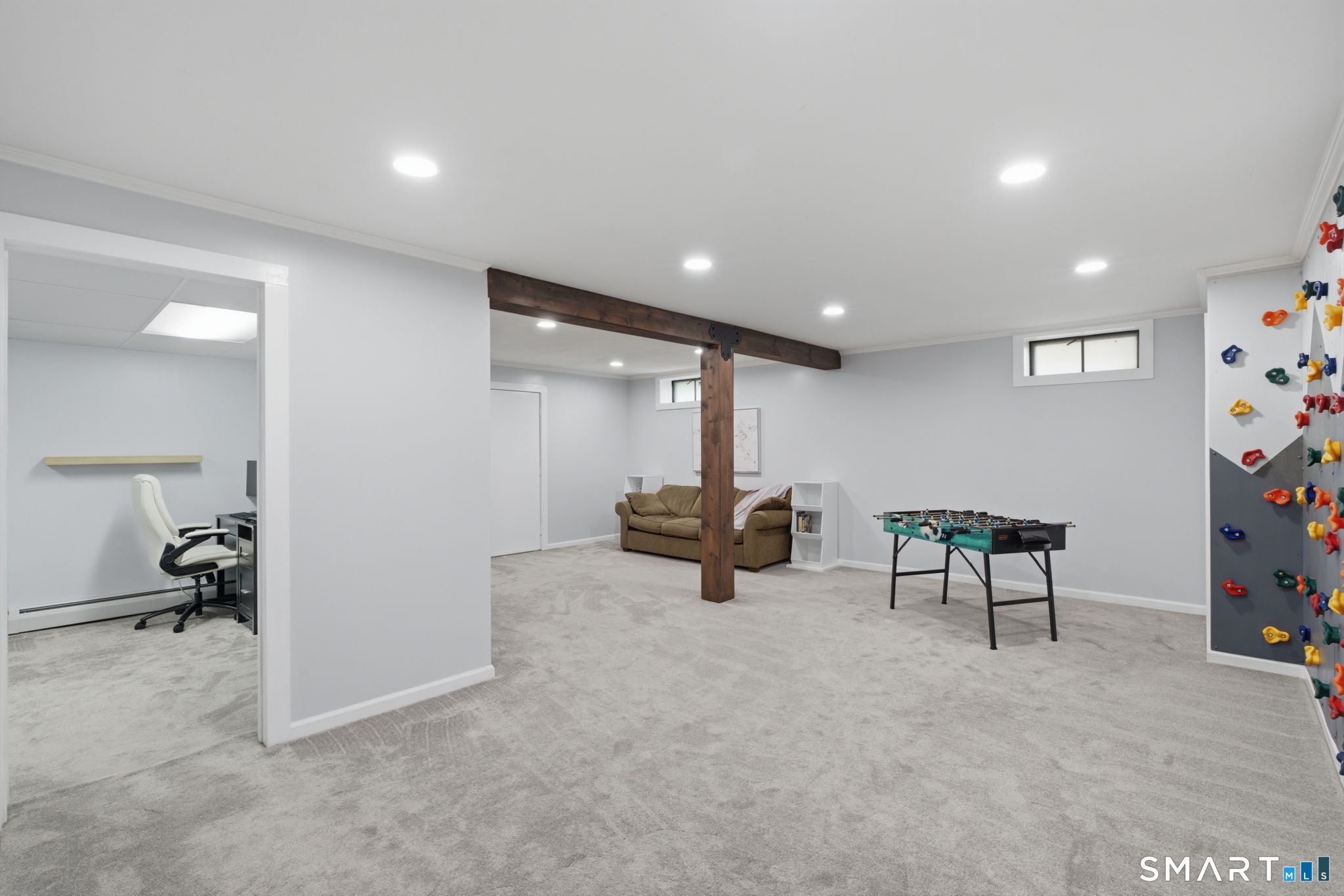 61 Broadleaf Circle