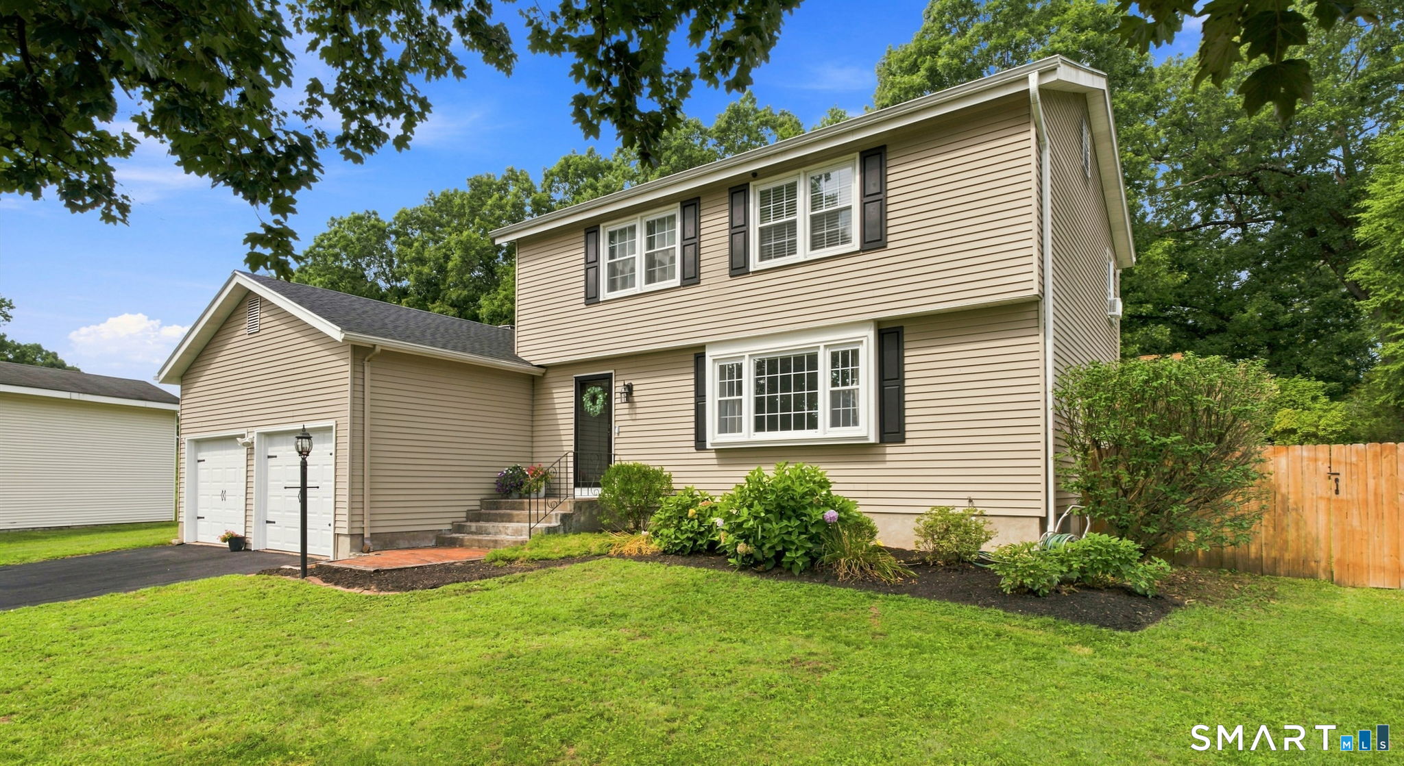 61 Broadleaf Circle