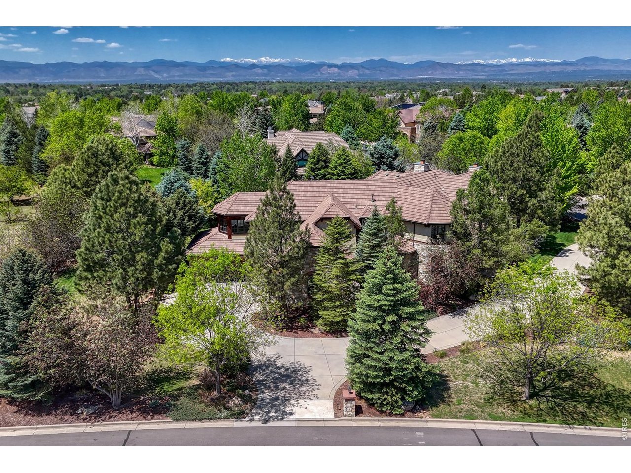 4320 E Linden Cir