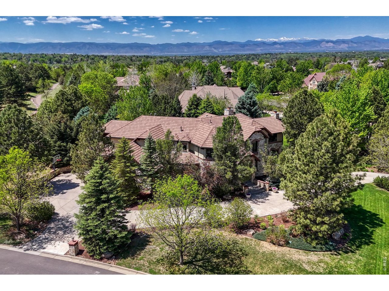 4320 E Linden Cir