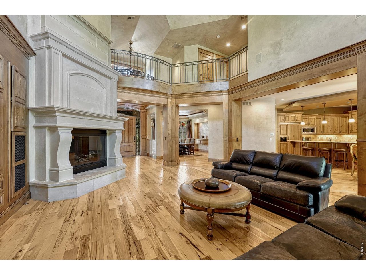 4320 E Linden Cir