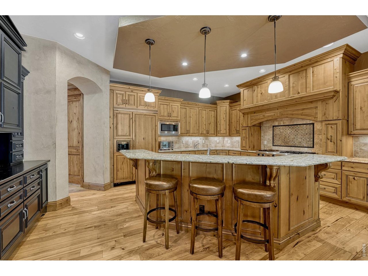 4320 E Linden Cir
