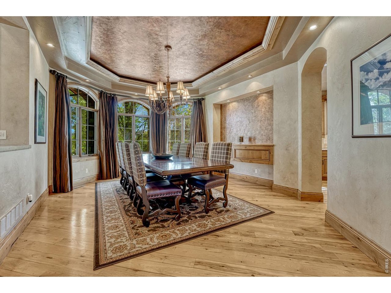 4320 E Linden Cir