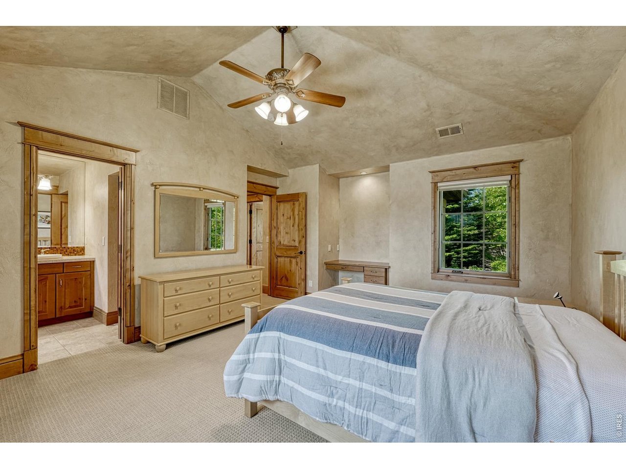 4320 E Linden Cir