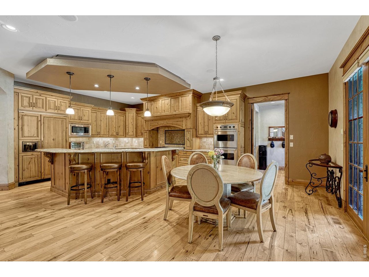4320 E Linden Cir