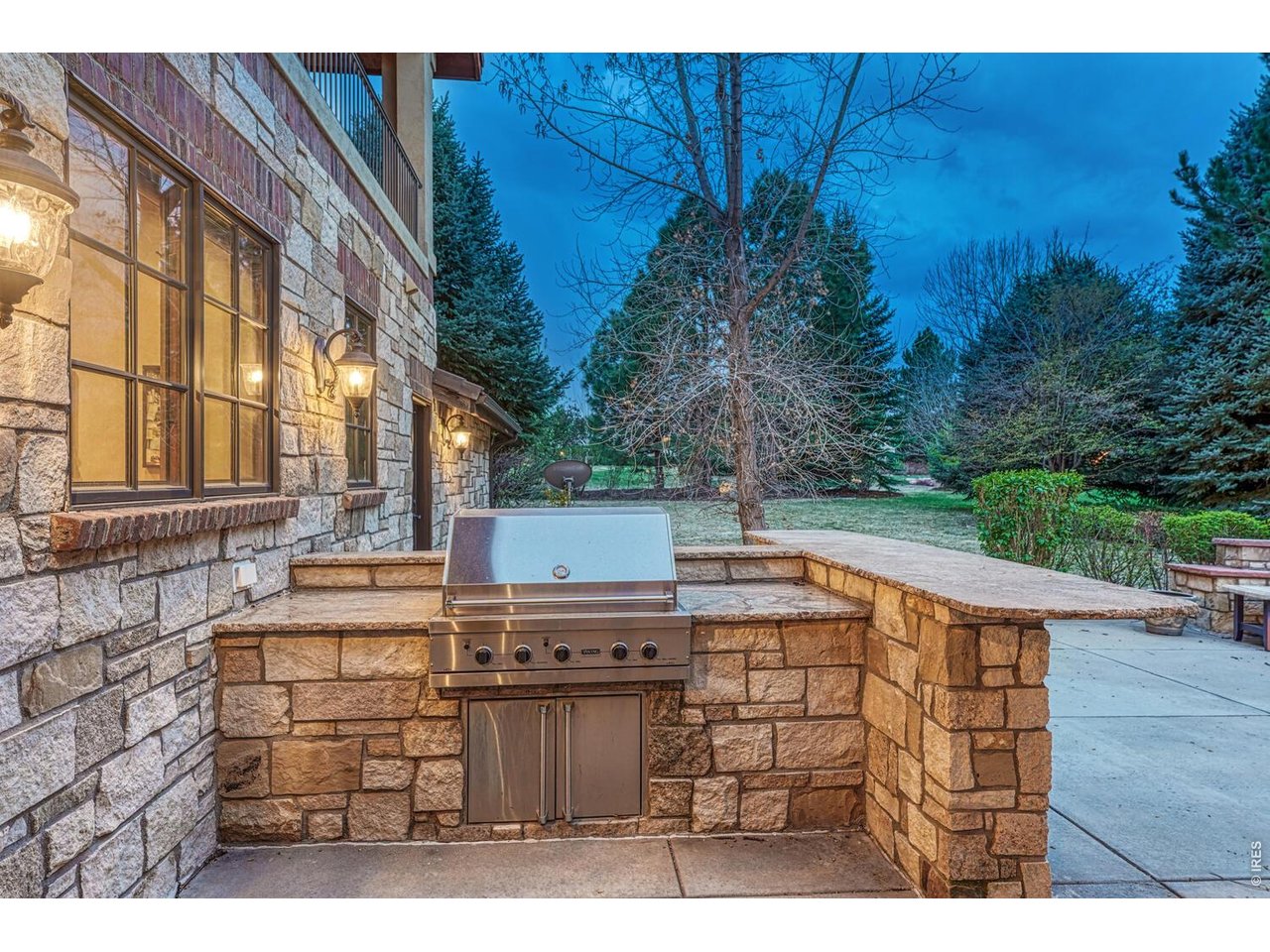 4320 E Linden Cir