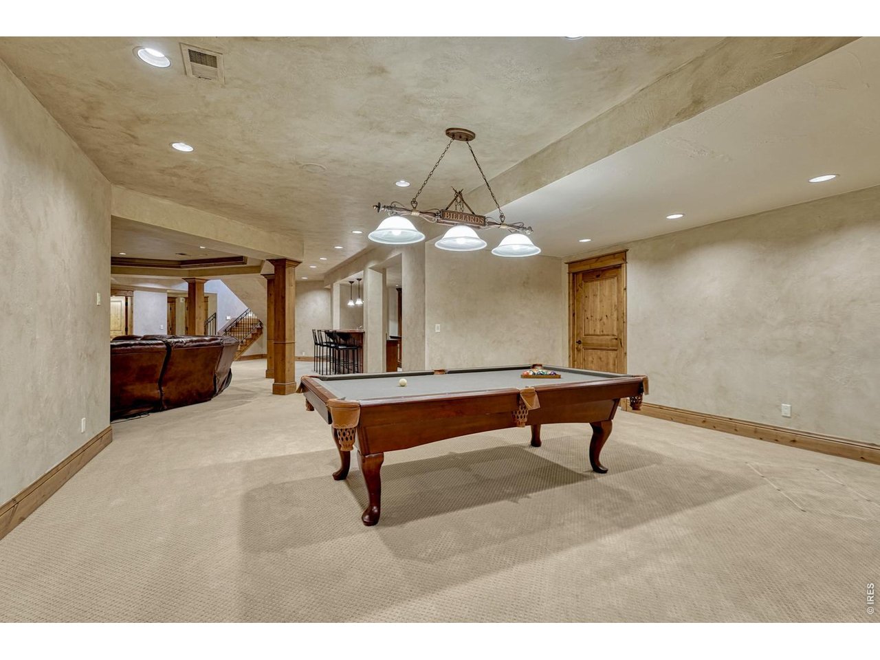 4320 E Linden Cir