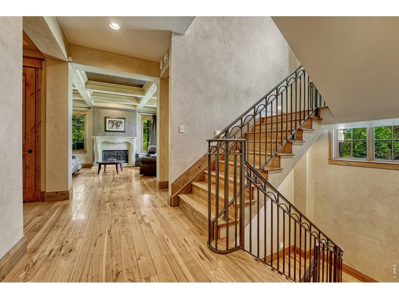 4320 E Linden Cir