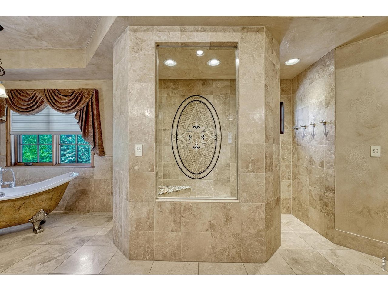 4320 E Linden Cir