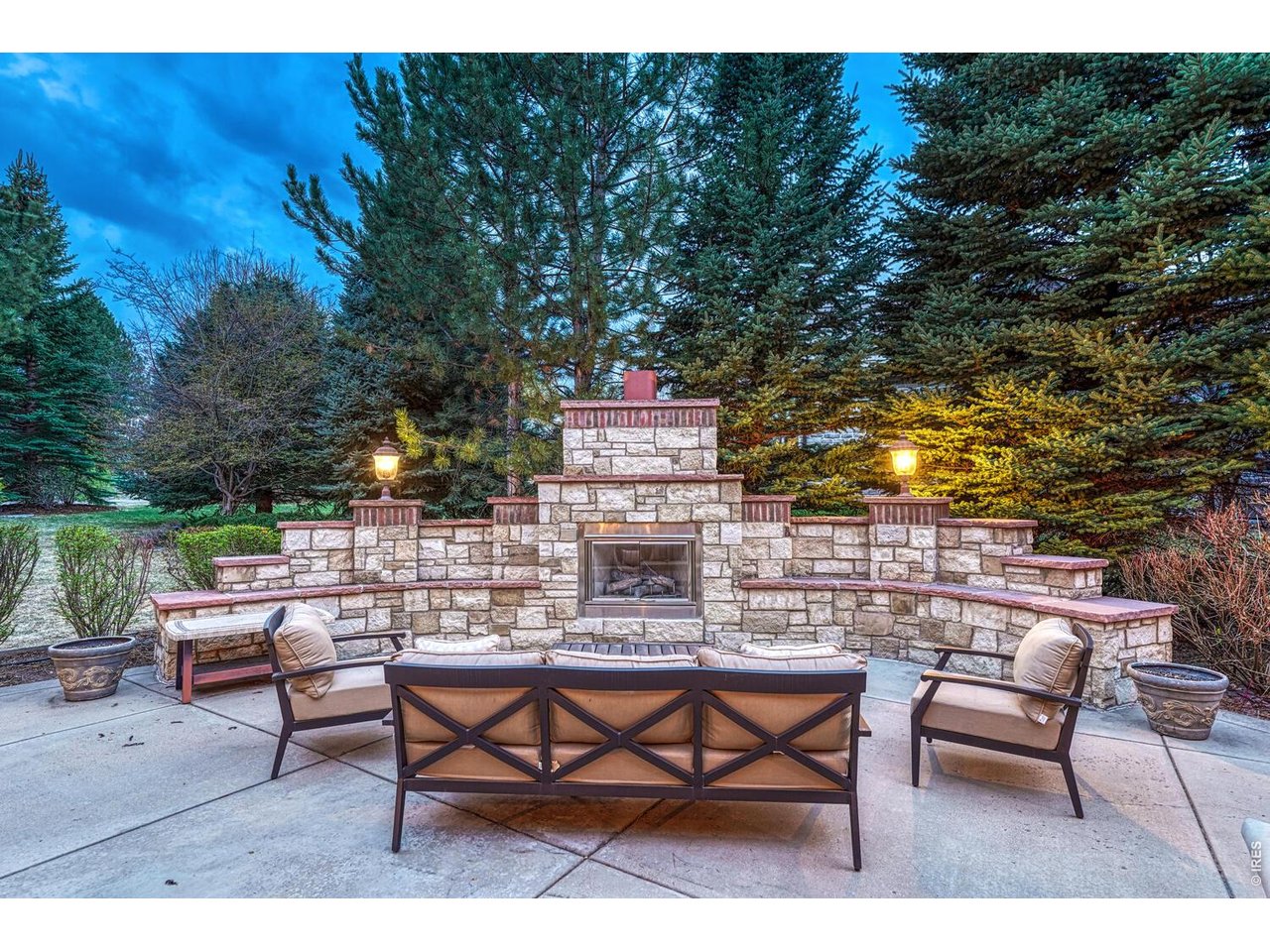 4320 E Linden Cir