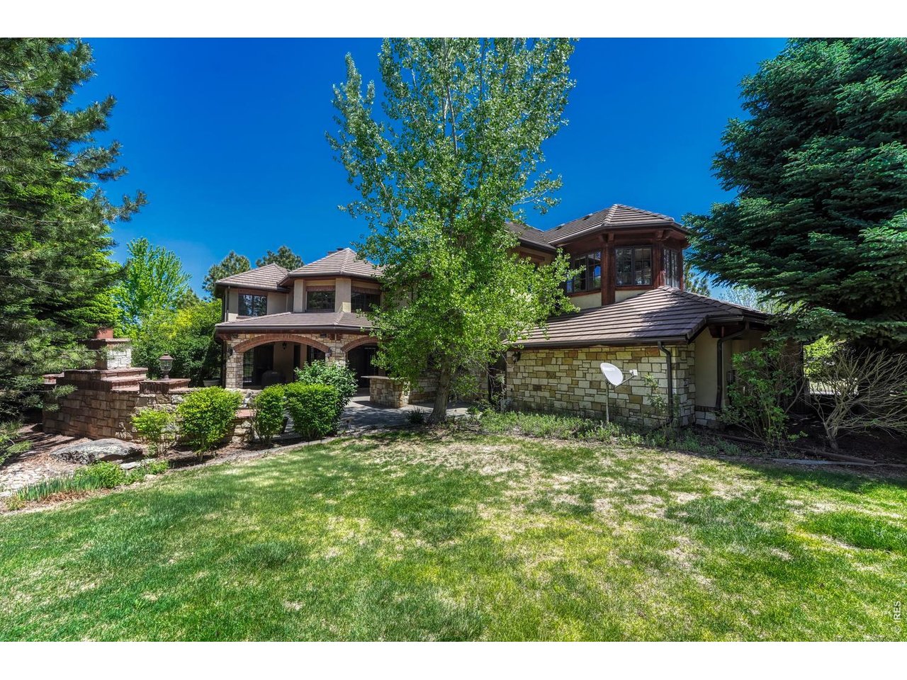 4320 E Linden Cir