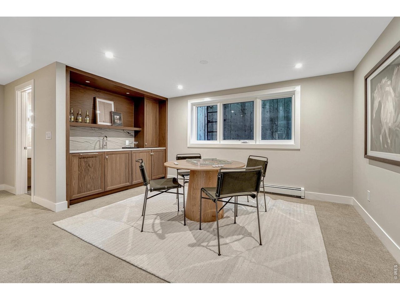 3080 E Flora Pl