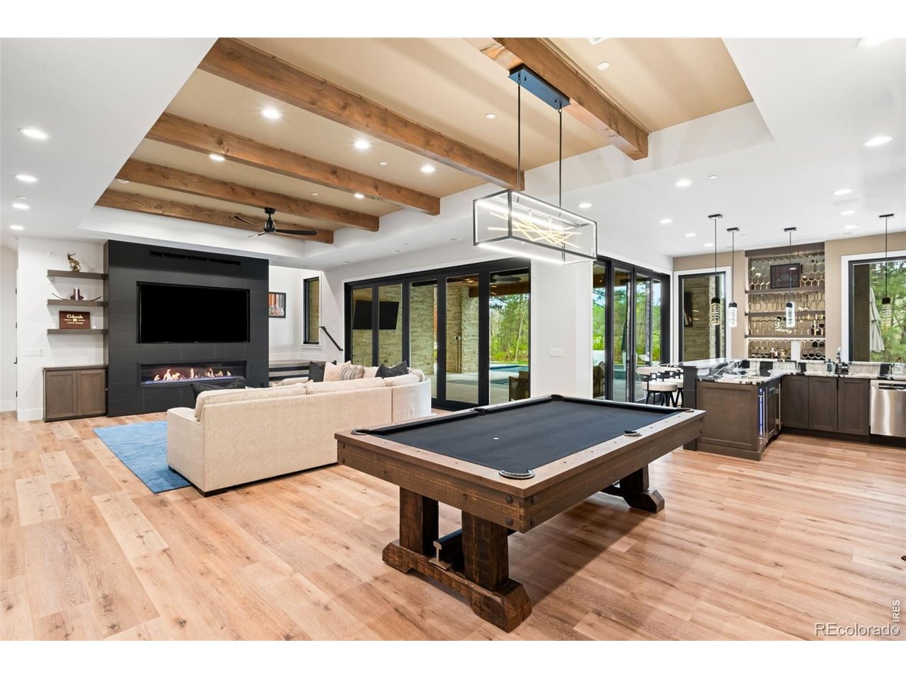 1151 Country Club Pkwy