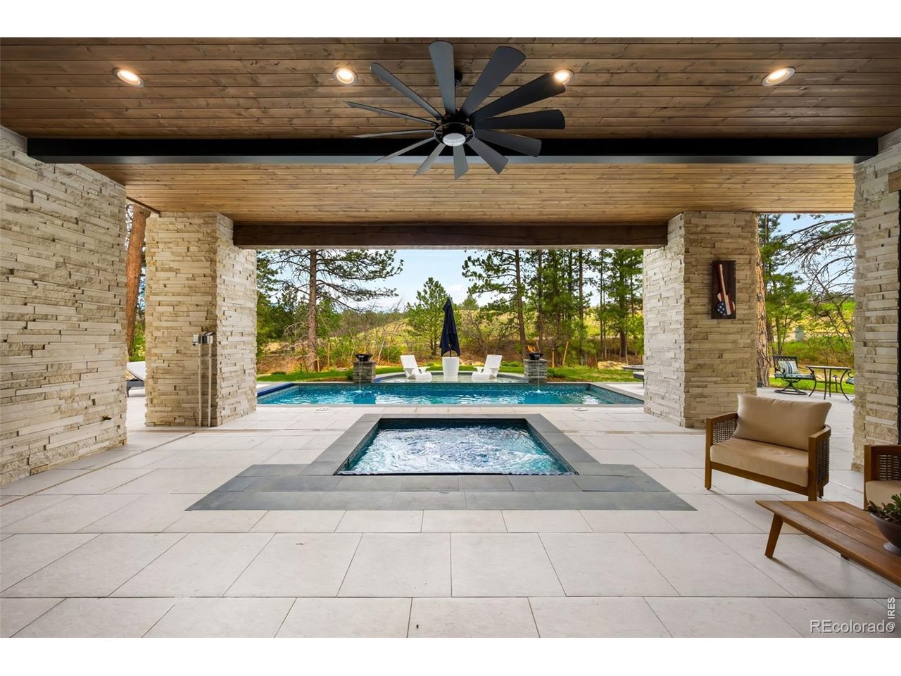 1151 Country Club Pkwy