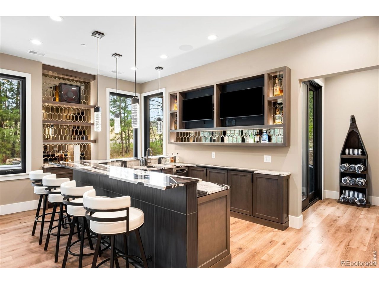 1151 Country Club Pkwy