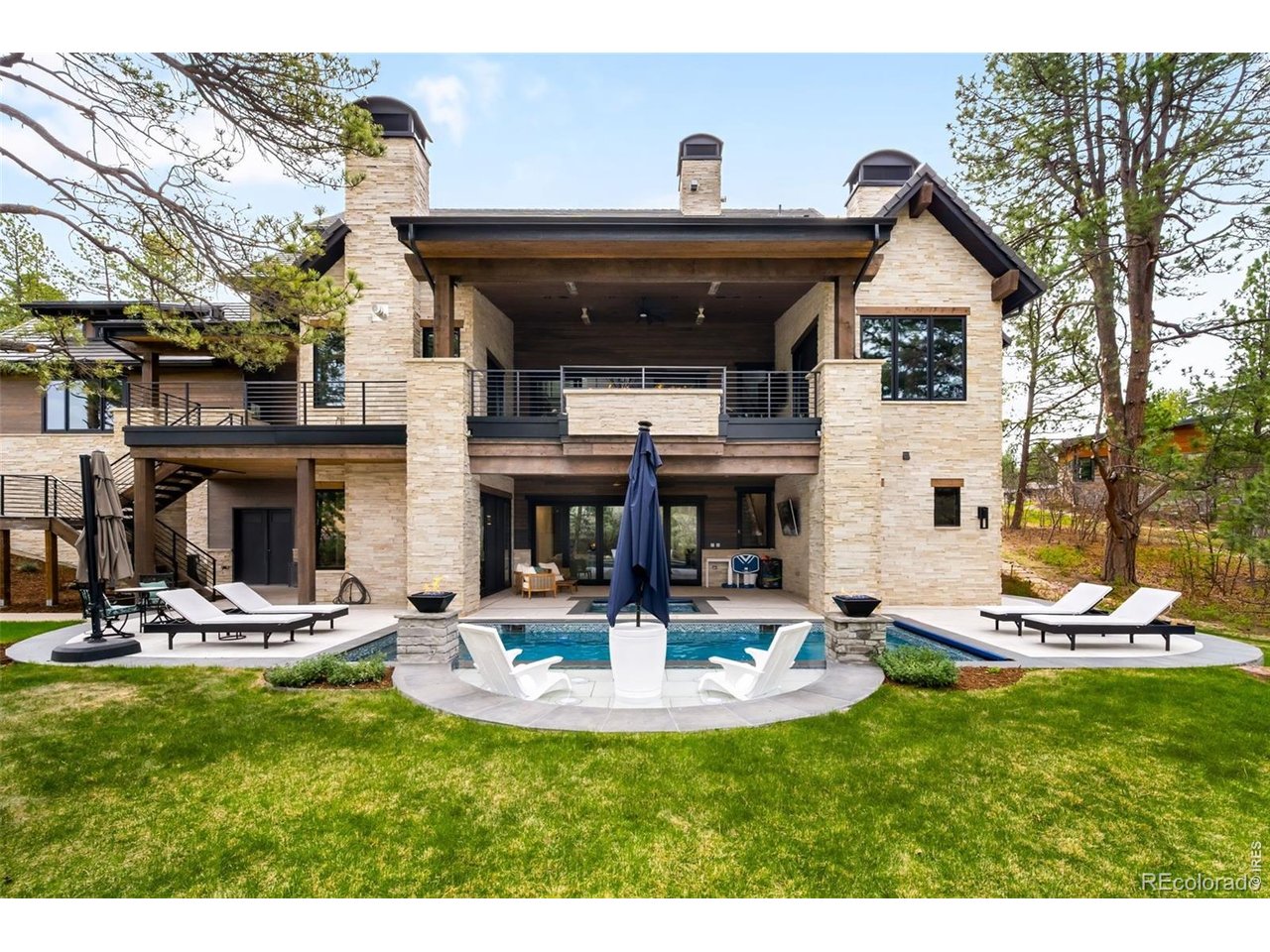 1151 Country Club Pkwy