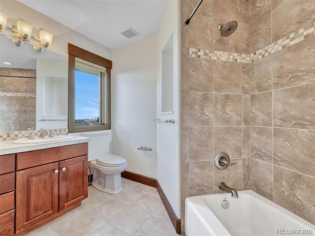 10007 Oak Tree Court