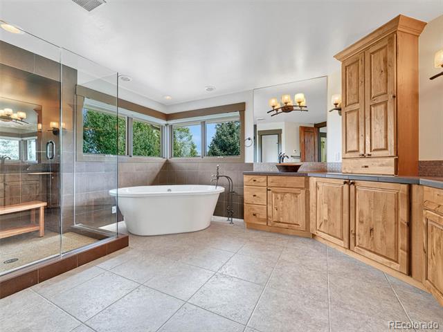 10007 Oak Tree Court