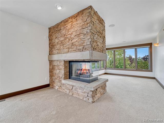 10007 Oak Tree Court