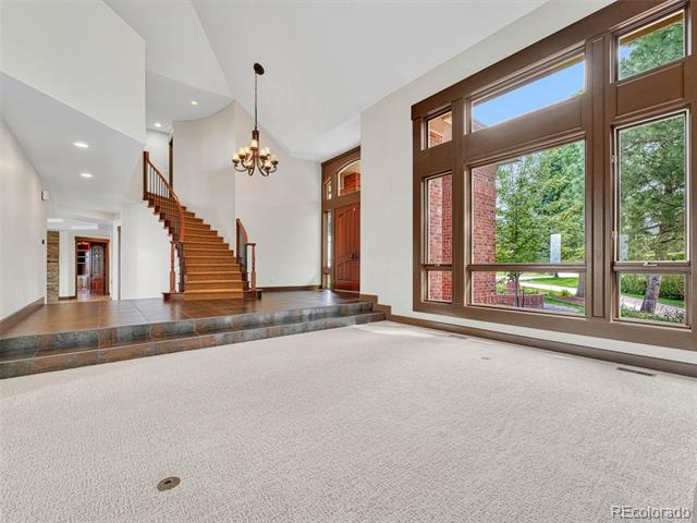 10007 Oak Tree Court