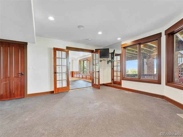 10007 Oak Tree Court