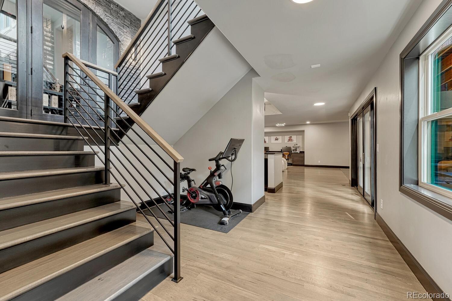 9486 E Winding Hill Avenue