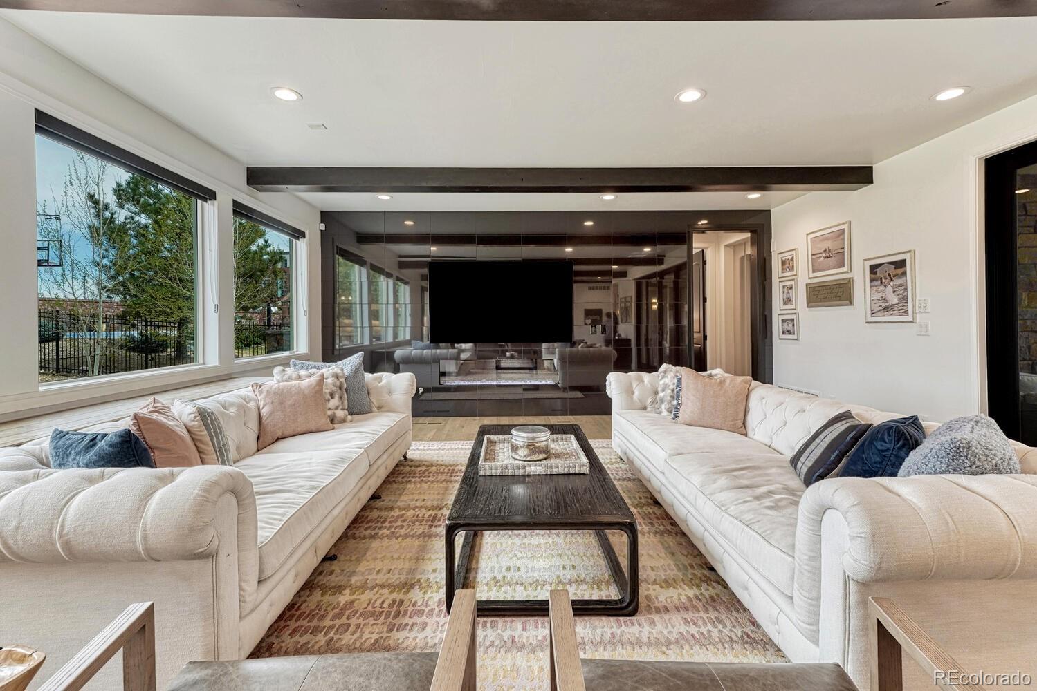 9486 E Winding Hill Avenue