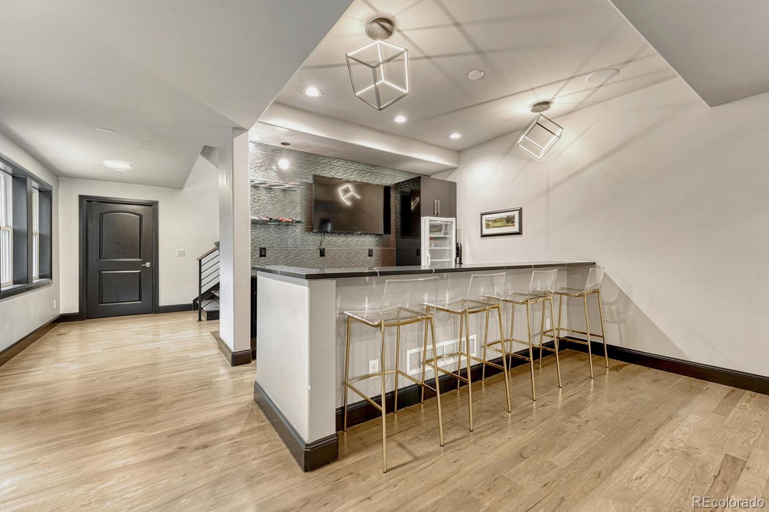 9486 E Winding Hill Avenue