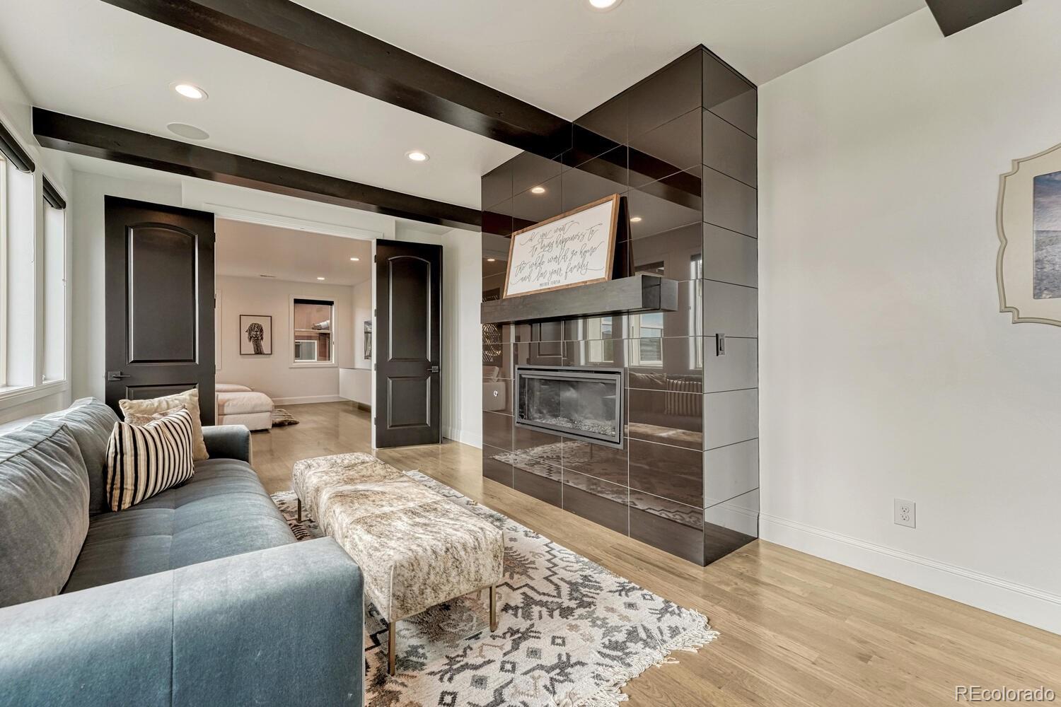 9486 E Winding Hill Avenue