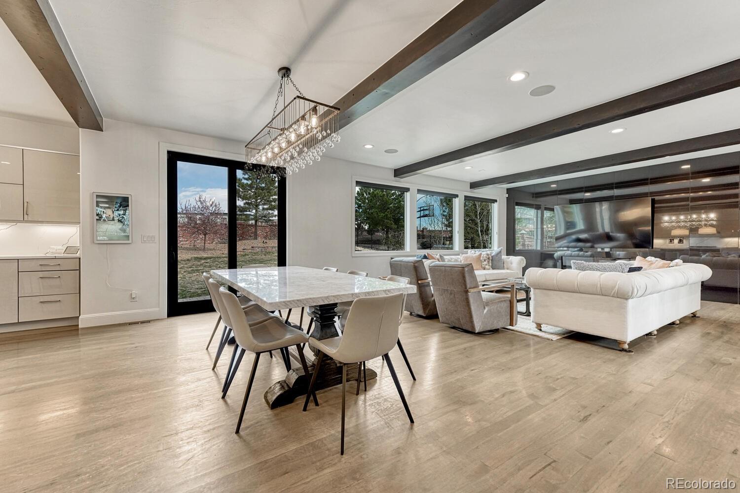 9486 E Winding Hill Avenue