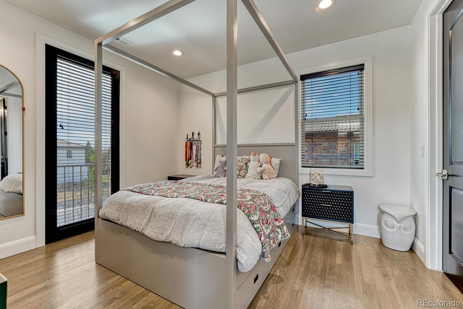 9486 E Winding Hill Avenue