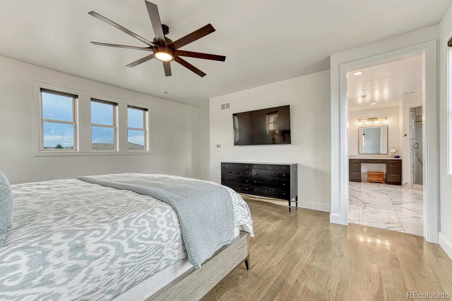 9486 E Winding Hill Avenue