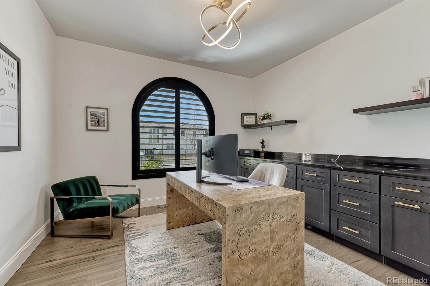 9486 E Winding Hill Avenue