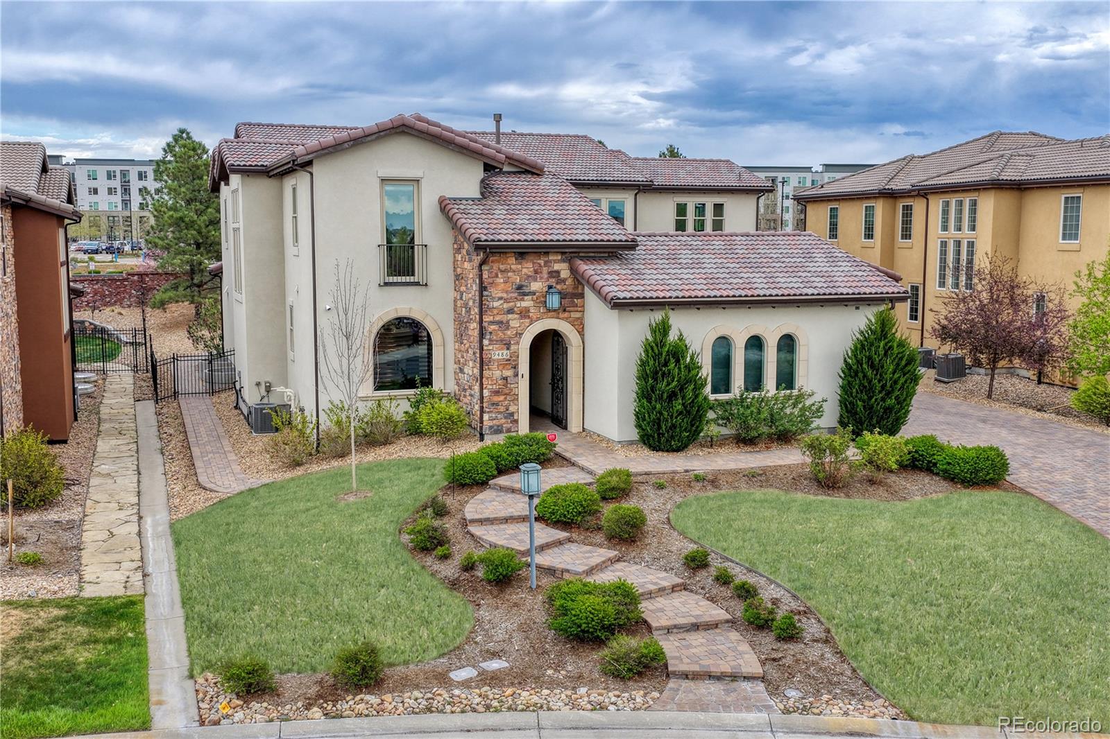 9486 E Winding Hill Avenue