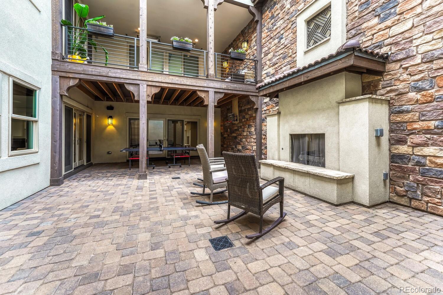 9486 E Winding Hill Avenue